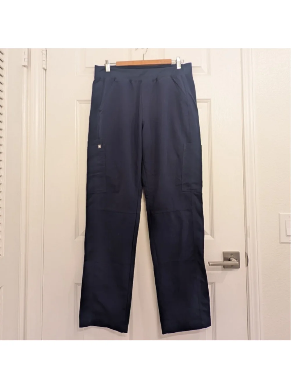 Men's FIGS Pisco Three-Pocket Cargo Scrub Pants Navy Blue Straight Leg L
